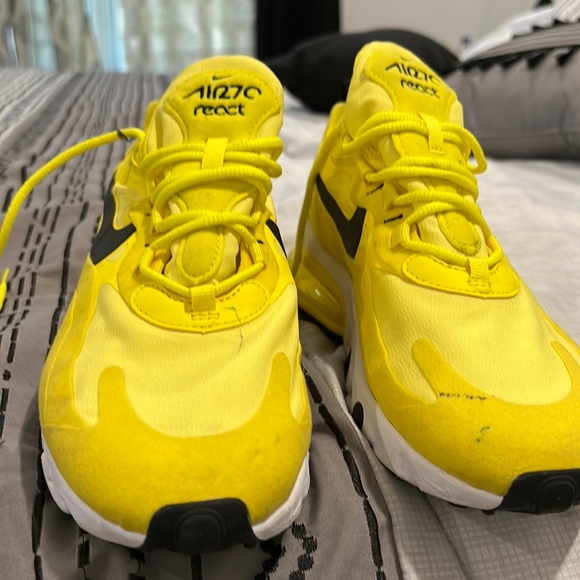 yellow and black nike sneakers